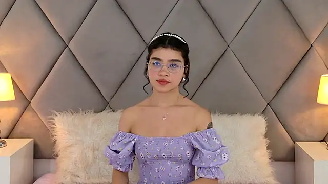 Snapshot of OliviaDiaz chatting on May 2026 07:34:02 PM OliviaDiaz online show from May 2026 07:34:02 PM