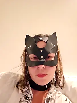 Stella soumise online show from March 2026 02:04:02 AM