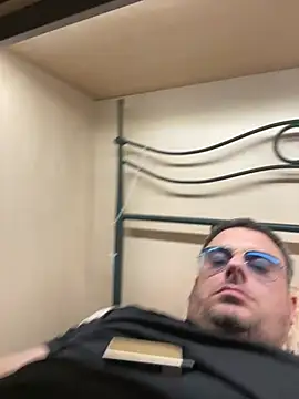 tonyboys19418 online show from April 2026 09:59:02 PM