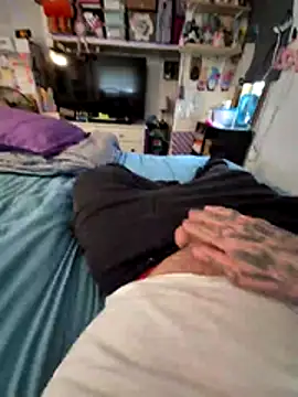XXBigStrokesXX online show from June 2026 08:00:02 PM