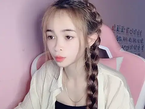 Odile068 online show from March 2026 04:17:02 PM