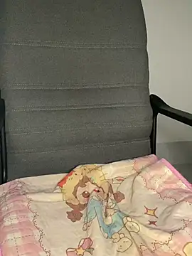 -Lilyn- online show from April 2026 04:30:02 PM