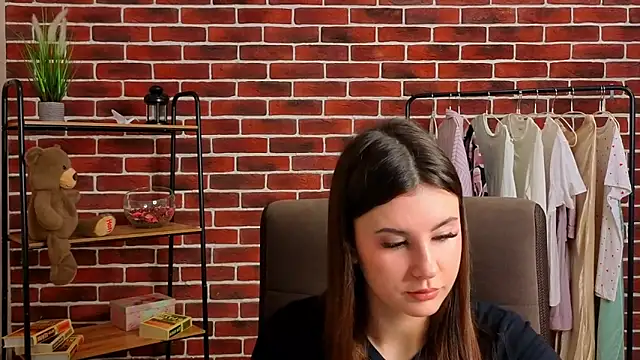 EllensWhite online show from April 2026 12:17:02 PM