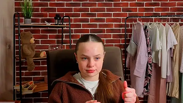 CarollScottt online show from April 2026 01:00:02 PM