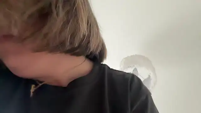 annabellewarick online show from April 2026 05:04:02 PM