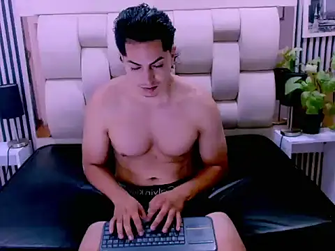 Alex Wolft online show from July 2026 12:24:02 PM