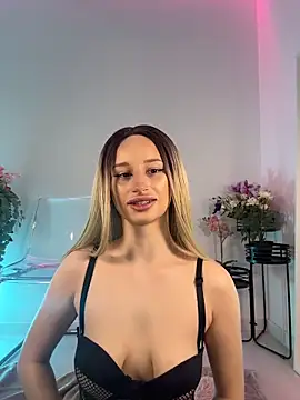 ScarletFlameee online show from May 2026 05:47:01 AM
