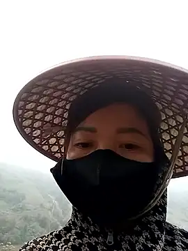 Bling-pusy online show from March 2026 07:44:01 AM