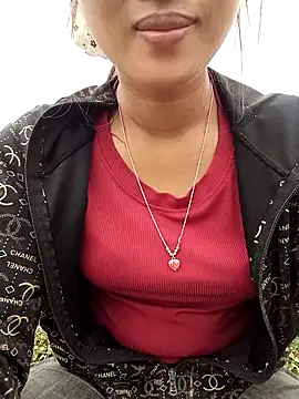 Snapshot of Rosie-LoveU chatting on March 2026 02:39:02 AM Rosie-LoveU online show from March 2026 02:39:02 AM