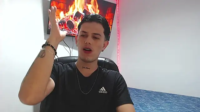 JUAN CAMILOXXX online show from April 2026 03:51:02 AM