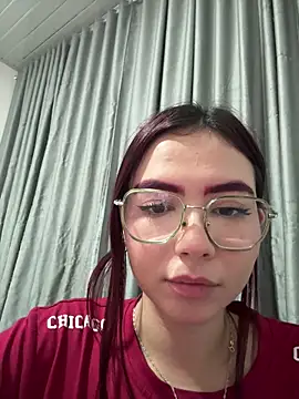 Snapshot of gatita_b chatting on March 2026 04:05:02 AM gatita b online show from March 2026 04:05:02 AM