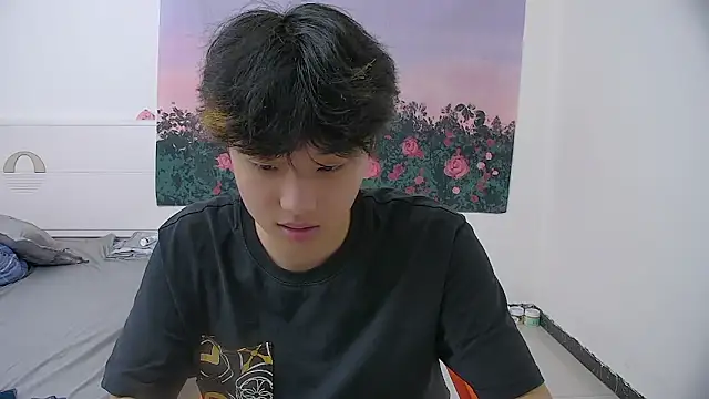 icecream-002 online show from April 2026 11:41:02 AM