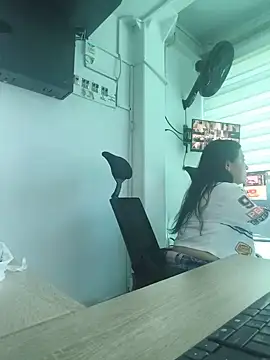 Scarlet Passion online show from May 2026 02:43:01 PM