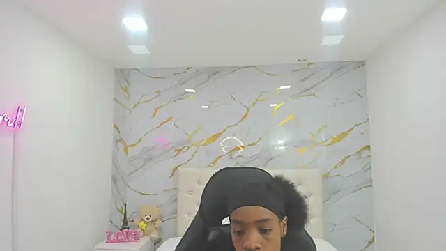 Snapshot of Sofia_echeverri chatting on May 2026 12:04:02 PM Sofia echeverri online show from May 2026 12:04:02 PM