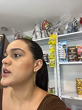 Snapshot of Bella-Ferrer chatting on July 2026 06:10:01 PM Bella-Ferrer online show from July 2026 06:10:01 PM