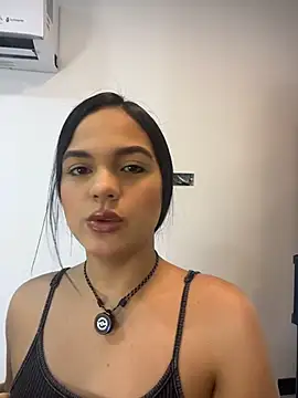 Snapshot of Bella-Ferrer chatting on July 2026 06:18:02 PM Bella-Ferrer online show from July 2026 06:18:02 PM