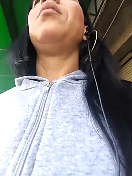 Snapshot of Camillemonroe_ chatting on April 2026 11:30:02 AM Camillemonroe online show from April 2026 11:30:02 AM