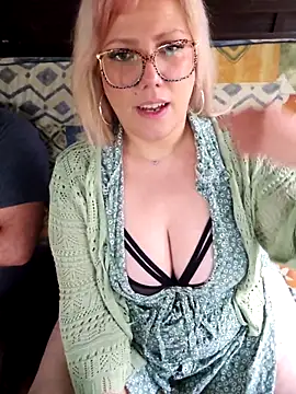 Snapshot of LexySaint chatting on September 2025 05:01:02 PM LexySaint online show from September 2025 05:01:02 PM