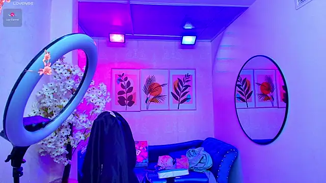 Gabriela meow online show from April 2026 12:15:01 PM