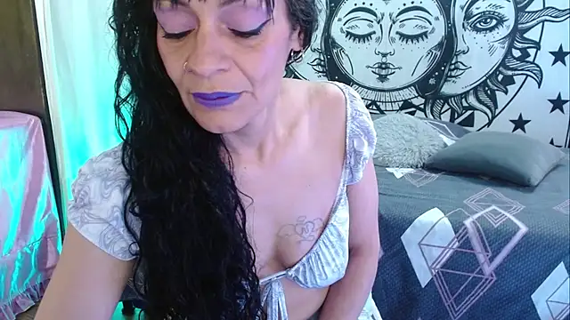  Alexandra Jones online show from July 2026 01:53:02 AM