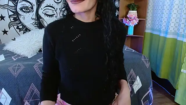 Alexandra Jones online show from August 2026 01:04:01 AM