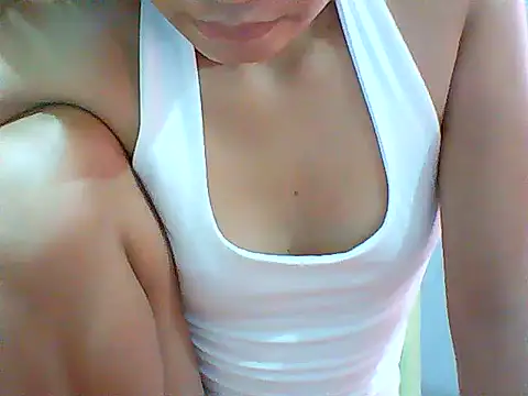 Snapshot of Andrea_Bloom19 chatting on July 2026 01:08:02 AM Andrea Bloom19 online show from July 2026 01:08:02 AM