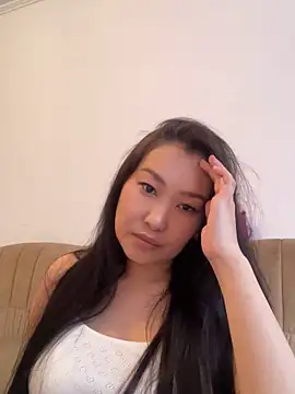 yumiXO online show from March 2026 08:28:01 AM