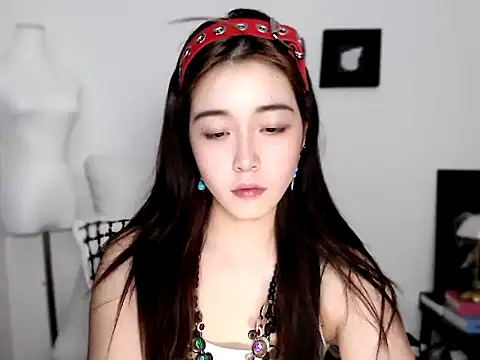 Snapshot of WQueen chatting on April 2026 10:35:02 AM WQueen online show from April 2026 10:35:02 AM
