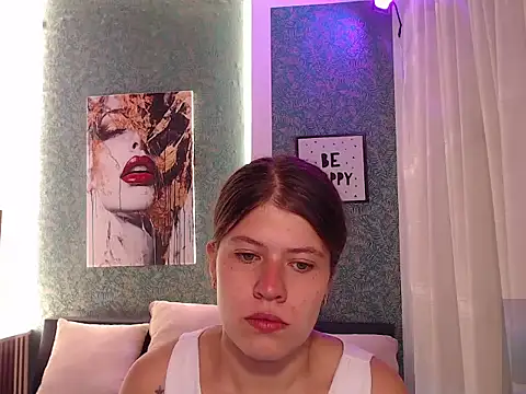 Moonna linnda online show from March 2026 01:33:01 PM