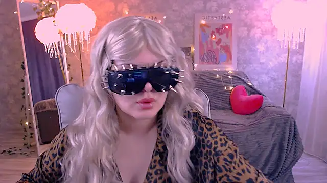 DaisyBloomm online show from March 2026 03:28:02 PM