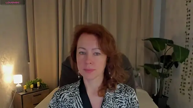 LeticiaRomano online show from April 2026 04:01:01 AM