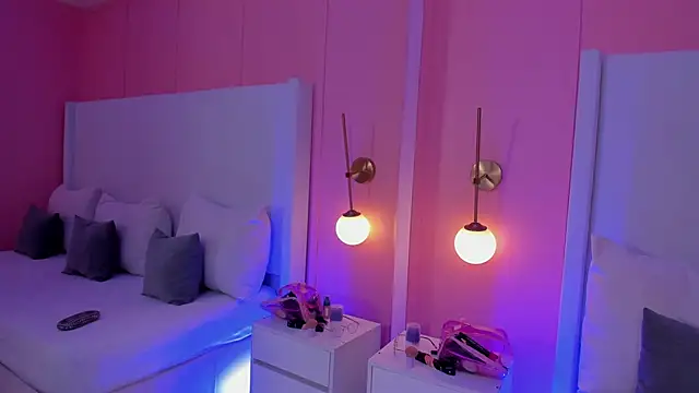 Snapshot of luna_veega chatting on April 2026 05:03:01 PM luna veega online show from April 2026 05:03:01 PM