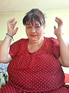 Snapshot of HotMilf80 chatting on June 2026 06:18:01 AM HotMilf80 online show from June 2026 06:18:01 AM