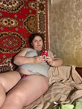 Nenssy555 online show from June 2026 12:09:02 PM