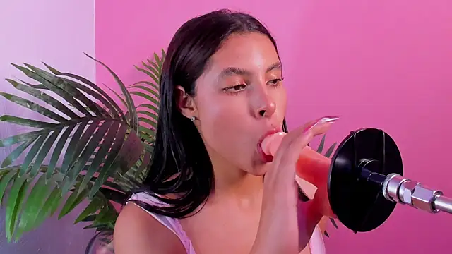 Lia owenss online show from April 2026 07:06:01 PM