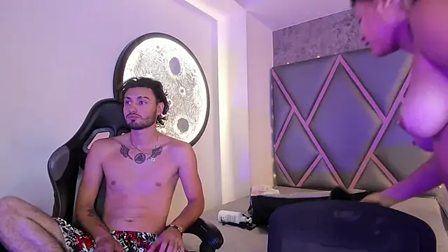 Snapshot of Wolf_Kitty chatting on April 2026 01:41:01 PM Wolf Kitty online show from April 2026 01:41:01 PM