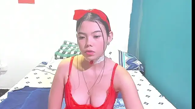 Snapshot of Draculaura_X chatting on May 2026 07:55:02 PM Draculaura X online show from May 2026 07:55:02 PM