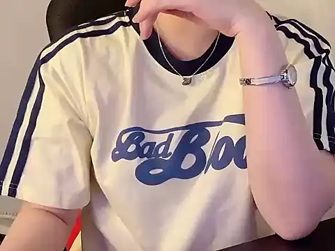 hunhun122 online show from June 2026 05:45:01 PM