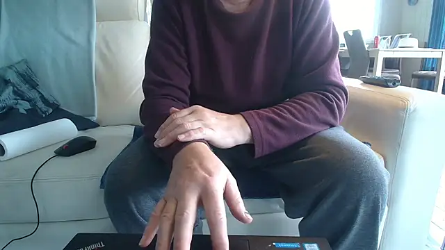 Snapshot of Buggemann chatting on June 2026 04:14:02 AM Buggemann online show from June 2026 04:14:02 AM