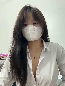 VyVy18 online show from May 2026 03:38:02 PM
