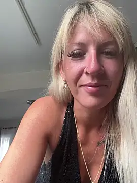 AtomBlondy online show from May 2026 05:24:01 AM