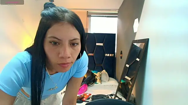 Snapshot of Abril_Fox__ chatting on May 2026 07:33:01 PM Abril Fox online show from May 2026 07:33:01 PM