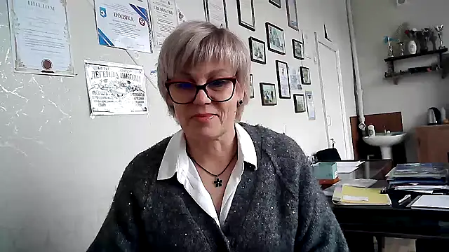 TatkaYang online show from April 2026 12:11:02 PM