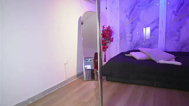 Lili encanto online show from April 2026 03:04:02 AM