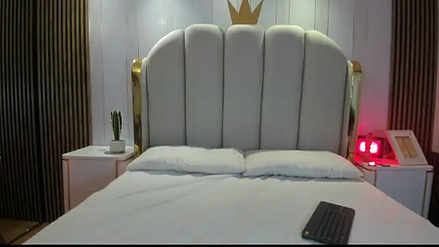 cintya evans online show from March 2026 08:20:01 PM