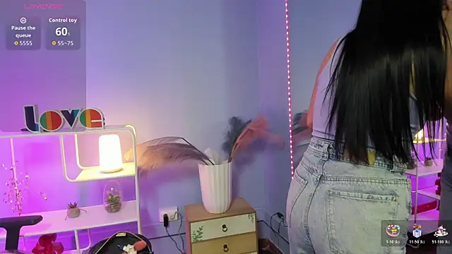 Rachel Wren online show from July 2026 07:30:01 PM