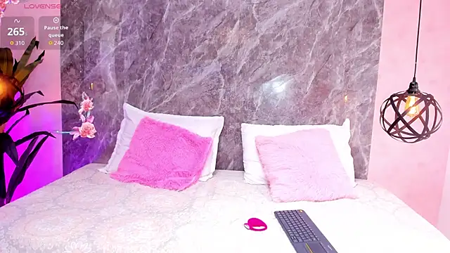 Megan Stein online show from April 2026 08:03:02 PM