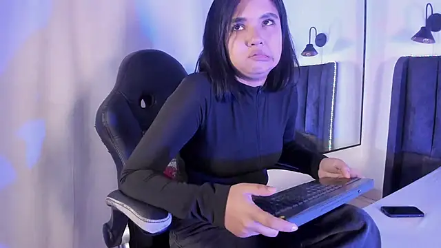 selena  smith1 online show from April 2026 05:32:01 AM