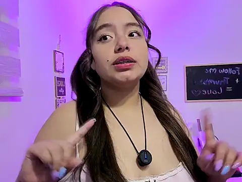 Snapshot of cherry_valeria chatting on May 2026 05:04:01 AM cherry valeria online show from May 2026 05:04:01 AM