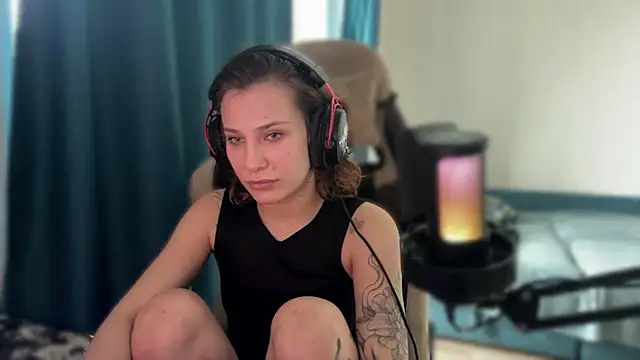 Snapshot of AlbyDengrov chatting on March 2026 11:33:01 PM AlbyDengrov online show from March 2026 11:33:01 PM